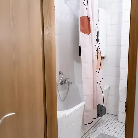 Cosyhomes24 - Centrally With Parking Space - Ha01