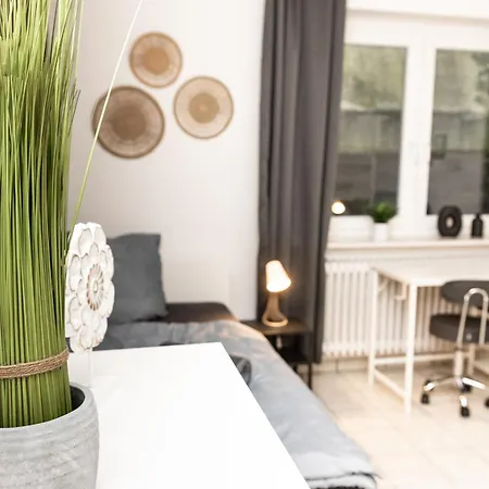 Ha-mitte 01-1 I Monteurwohnung Uno I Wlan, Bettwaesche & Handtuecher, Parkplatz I Cosyhomes24 *