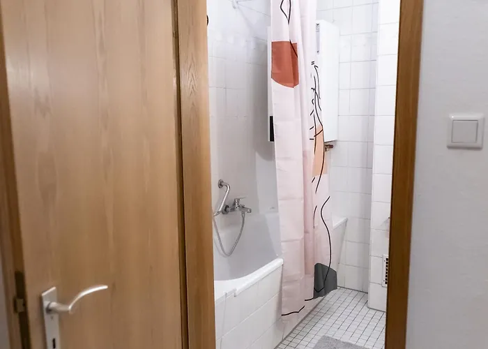 Cosyhomes24 - Centrally With Parking Space - Ha01